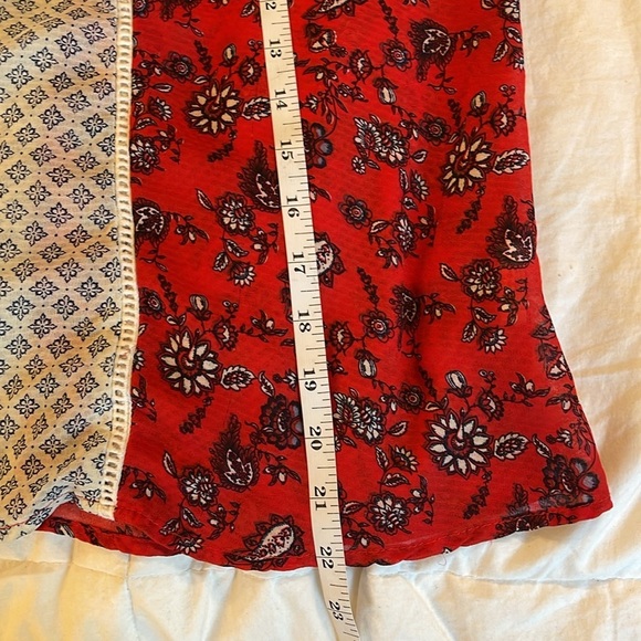 EUC Jolt Brand Red and White Floral Open-Shoulder Boho Peasant Top | Size L - Picture 8 of 8